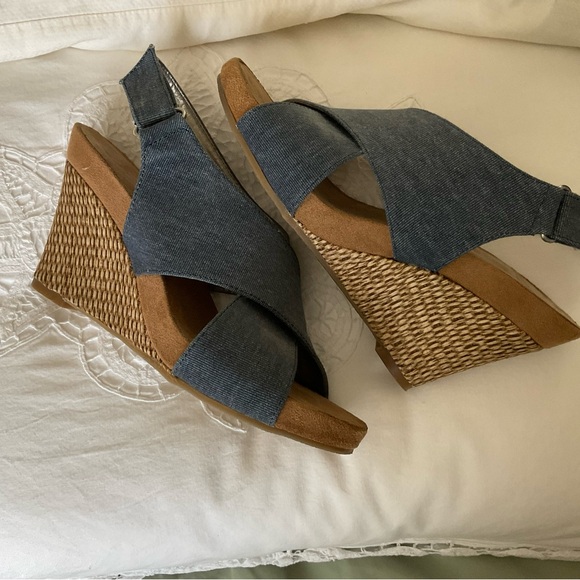 Denim look Sandals - gently worn - Picture 3 of 6